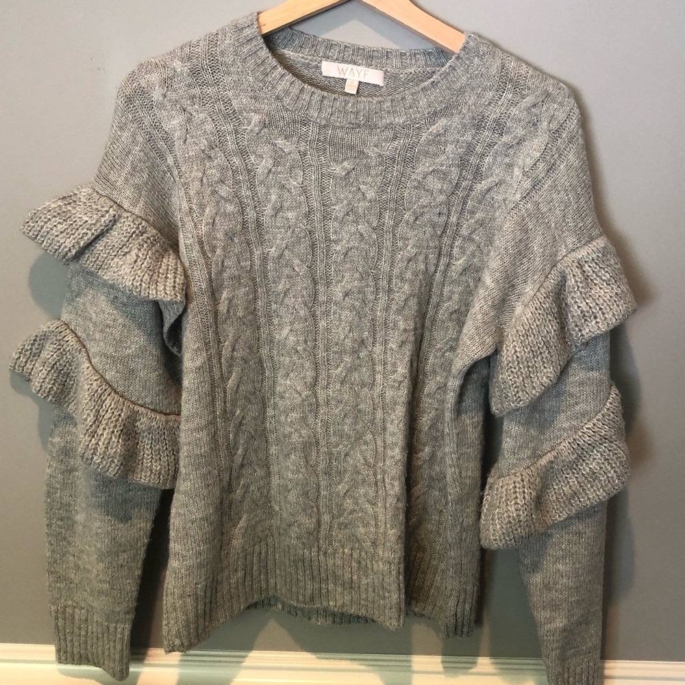 🌟WAYF gray ruffle sleeve sweater. Size Small.